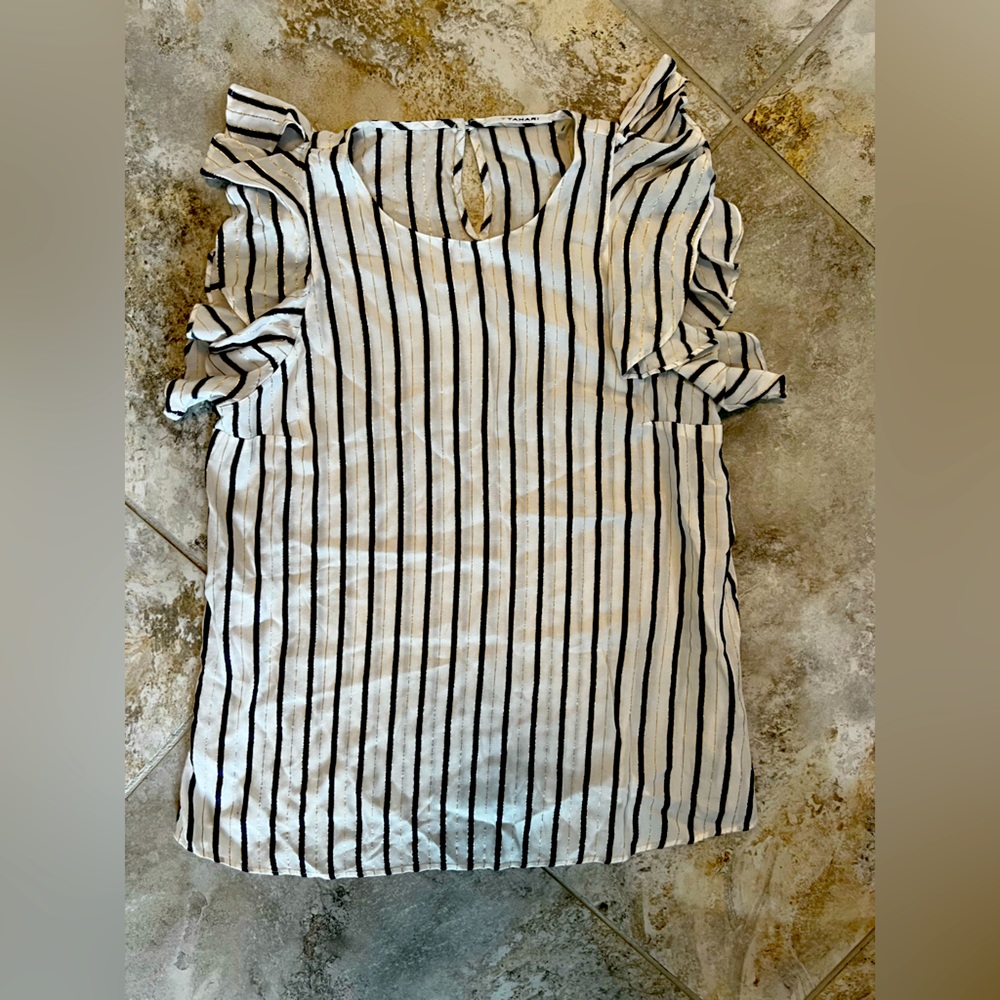 Striped blouse with ruffled sleeves